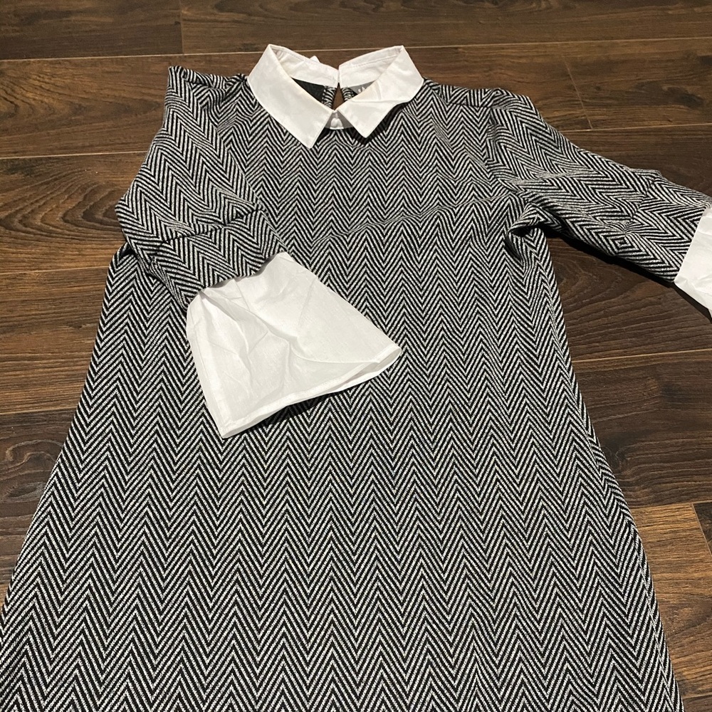 Preppy dress in black and grey with white detail